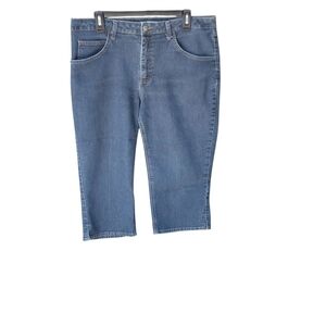 44001....Riders By Lee Crop Jeans Size W34"  17"Inseam 10"Rise